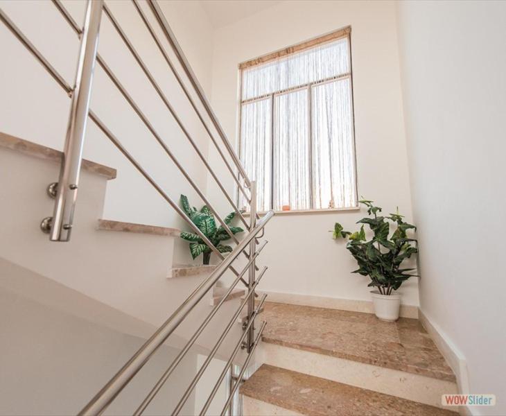 Apartmani Aria Рогозница Экстерьер фото