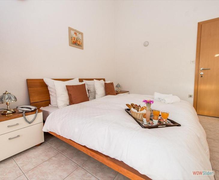 Apartmani Aria Рогозница Экстерьер фото