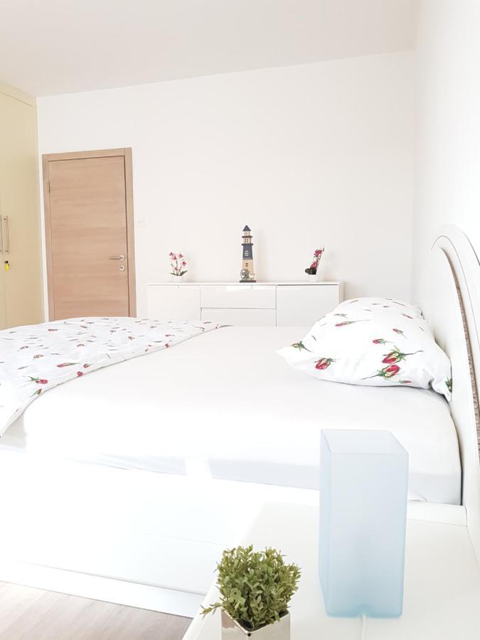 Apartmani Aria Рогозница Экстерьер фото
