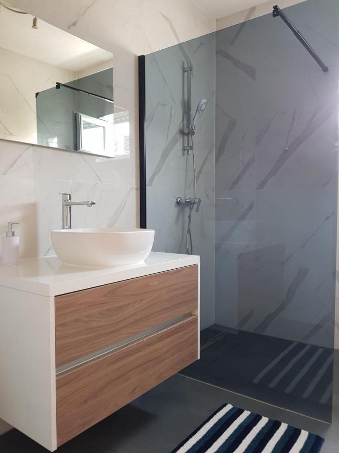 Apartmani Aria Рогозница Экстерьер фото